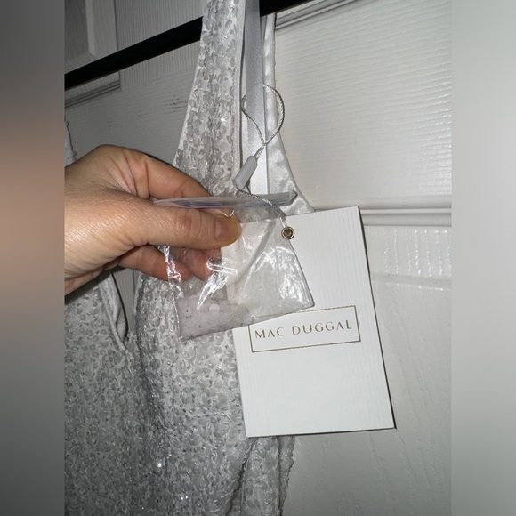👗 NWT! Mac Duggal White Sequin & Bead Dress - Picture 15 of 16